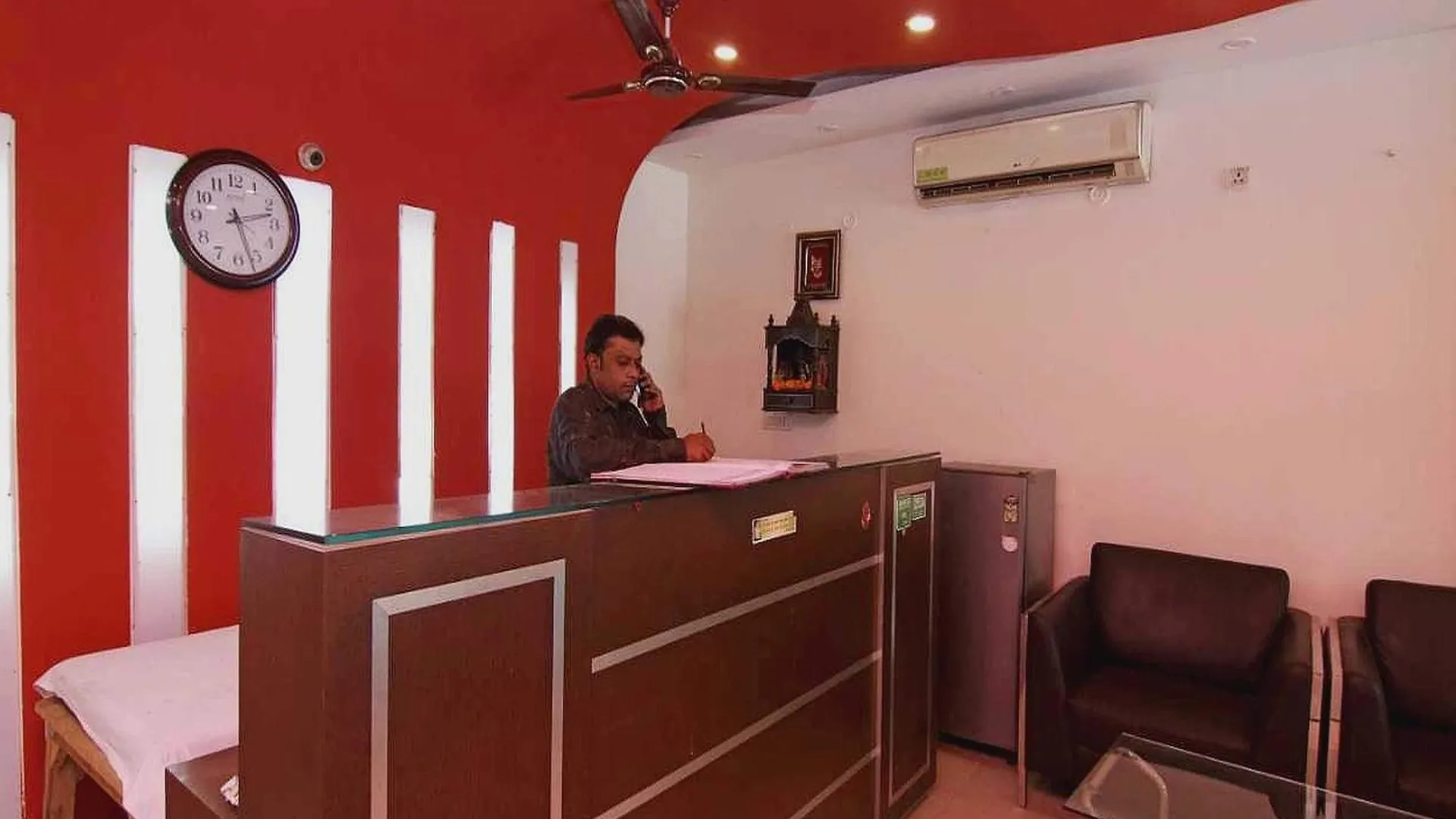Hotel O Delite Hotel Near Leisure Valley Park Гургаон